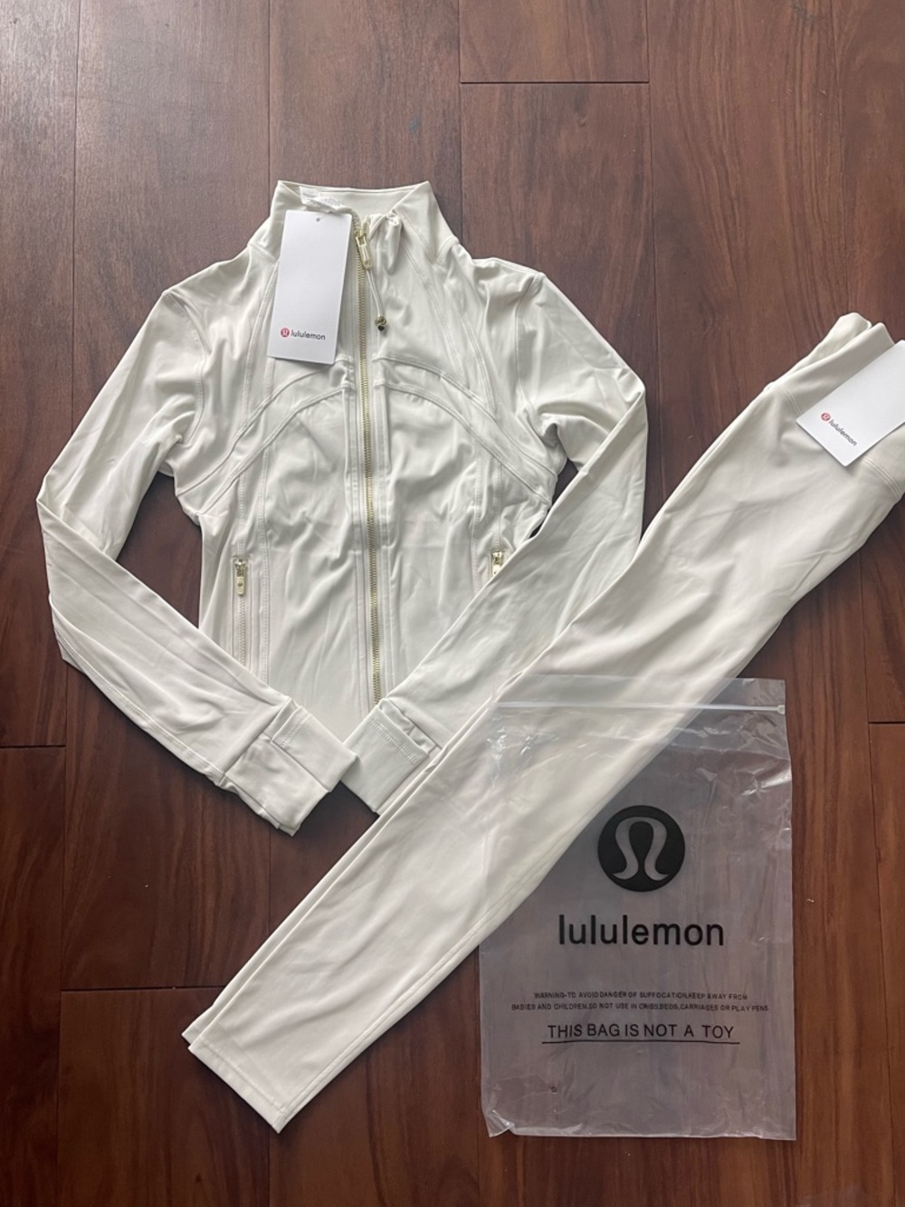 Lululemon White Define Jacket & Align Leggings Set Size 8 NWT